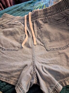 Universal Thread Women's Pull-on Drawstring High-Rise Jeans Shorts Gray XL